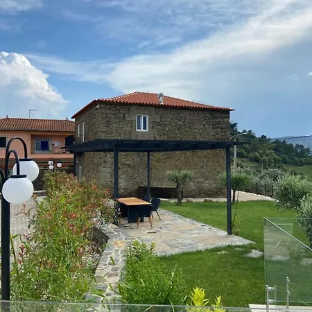 Casa D'os Casaroes * Vilarinho de Cotas