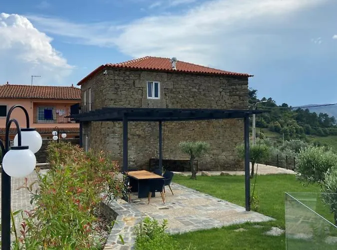 Casa D'os Casaroes * Vilarinho de Cotas